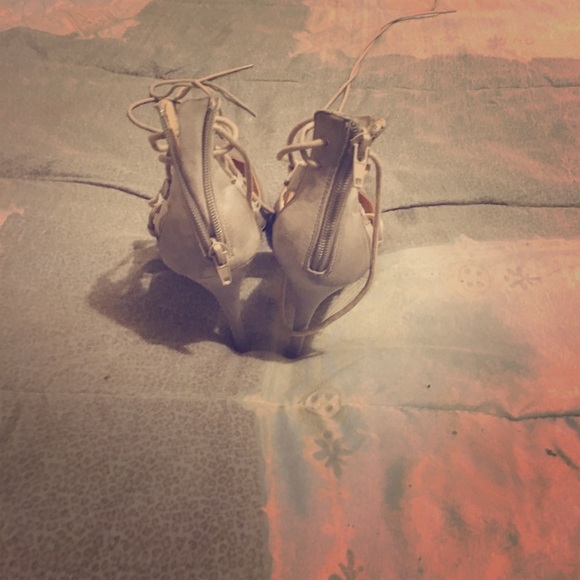 Gray lace up heels - Picture 3 of 3