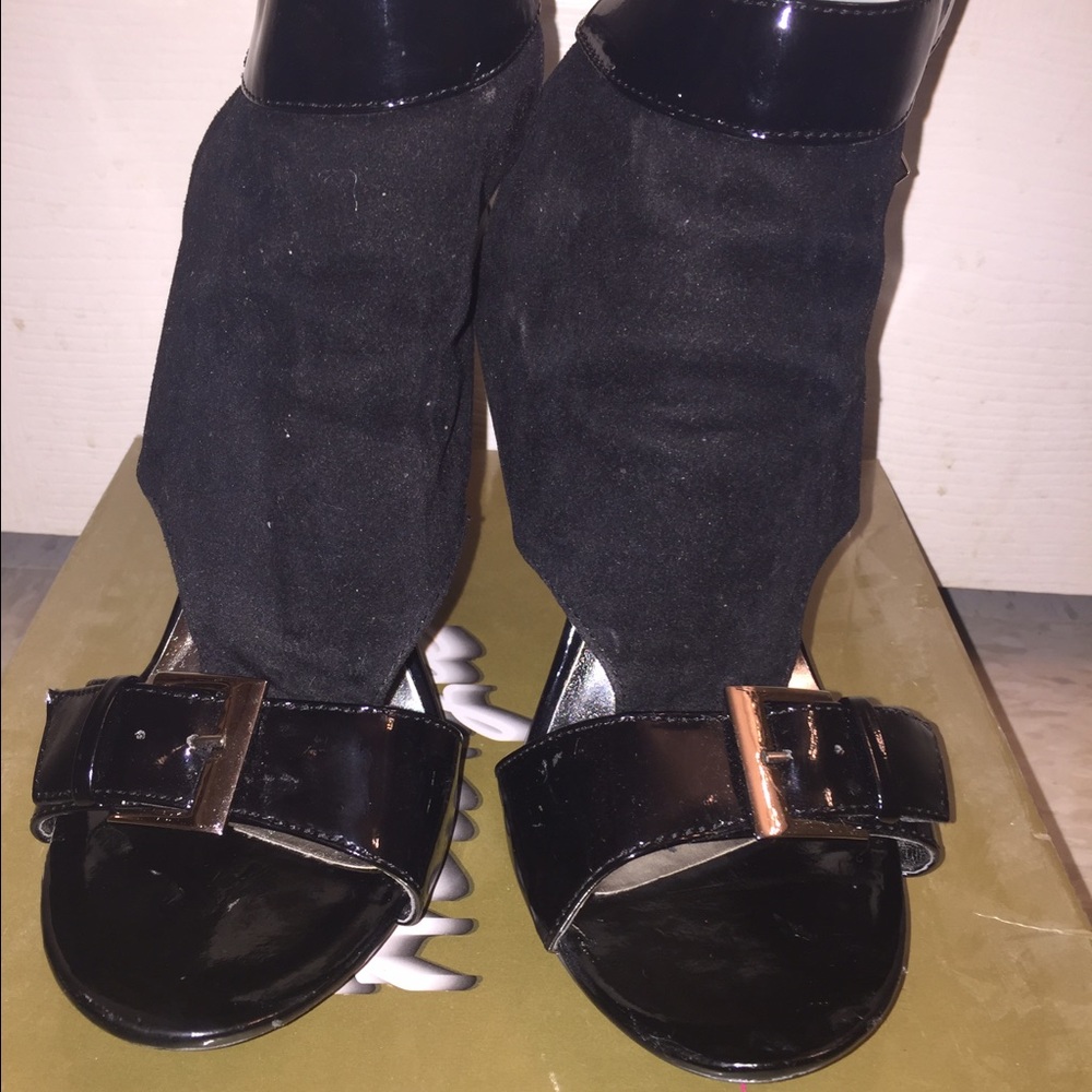 Heels - Picture 3 of 3