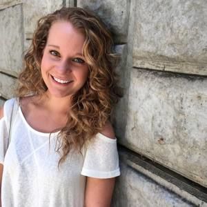 Meet your Posher, Casie