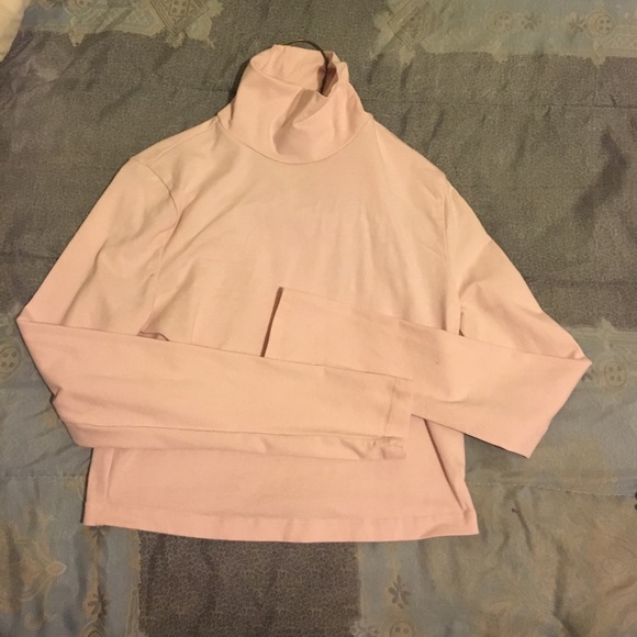 Forever 21 Tops - Pink crop top