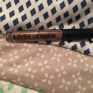NYX Lip Lingerie in shade 01 Honeymoon
