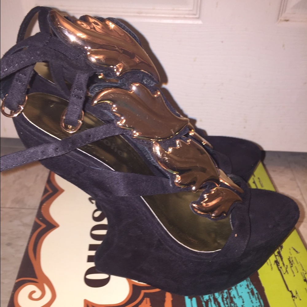 Shoes - Picture 3 of 3