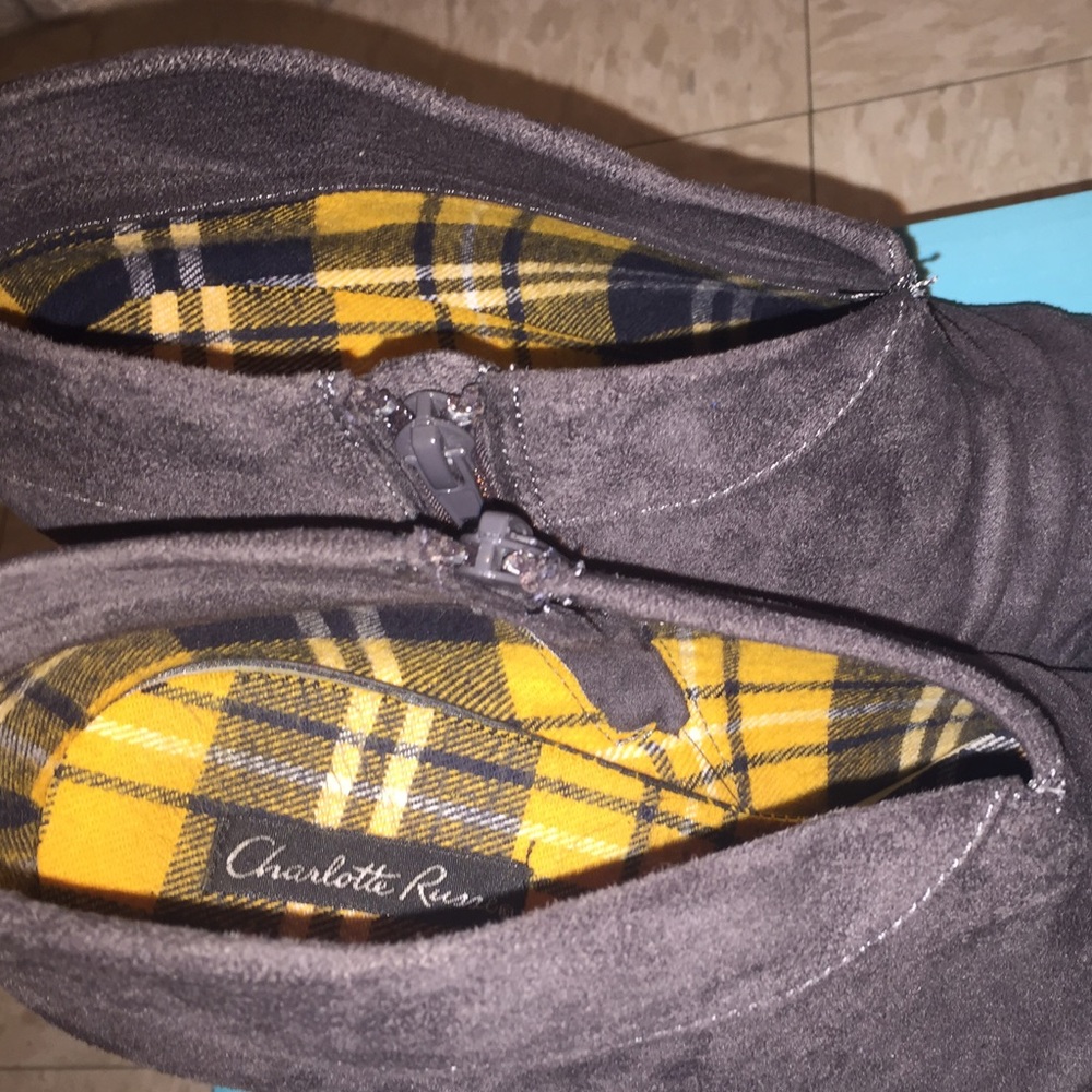 Shoes - Picture 2 of 4