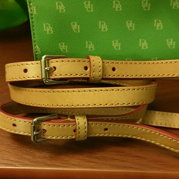 Unique Dooney and Bourke Purse - Picture 2 of 8