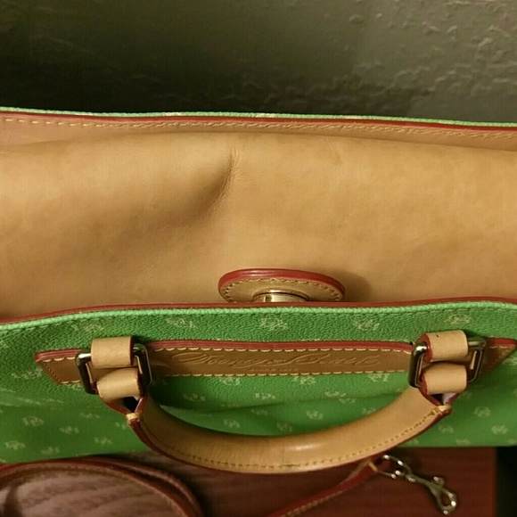 Unique Dooney and Bourke Purse - Picture 3 of 8