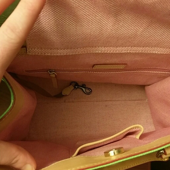 Unique Dooney and Bourke Purse - Picture 4 of 8