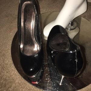 Shinny 4 1/2 in heels