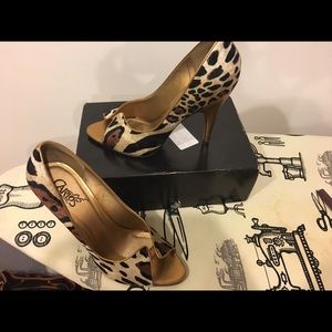 Leopard print pumps.