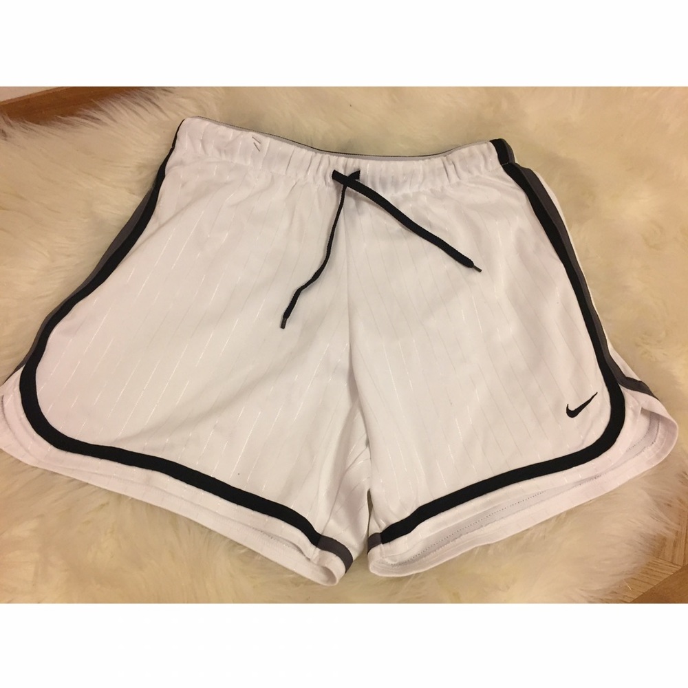 White nike shorts