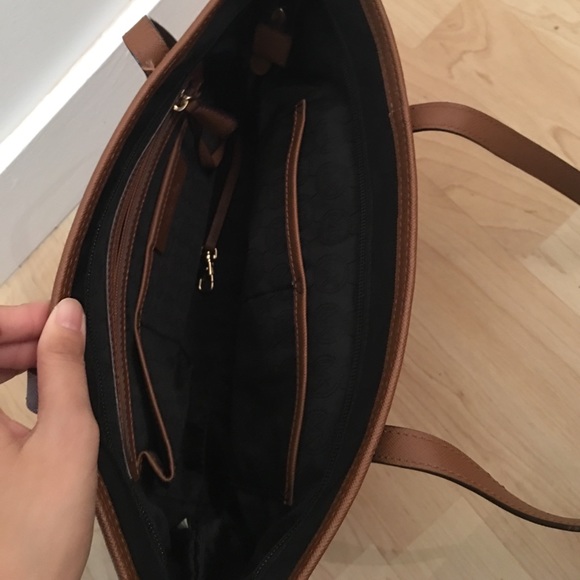 👜 Michael Kors Bag - Picture 2 of 3