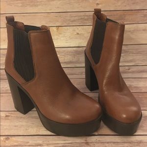 Never worn Steve Madden boots