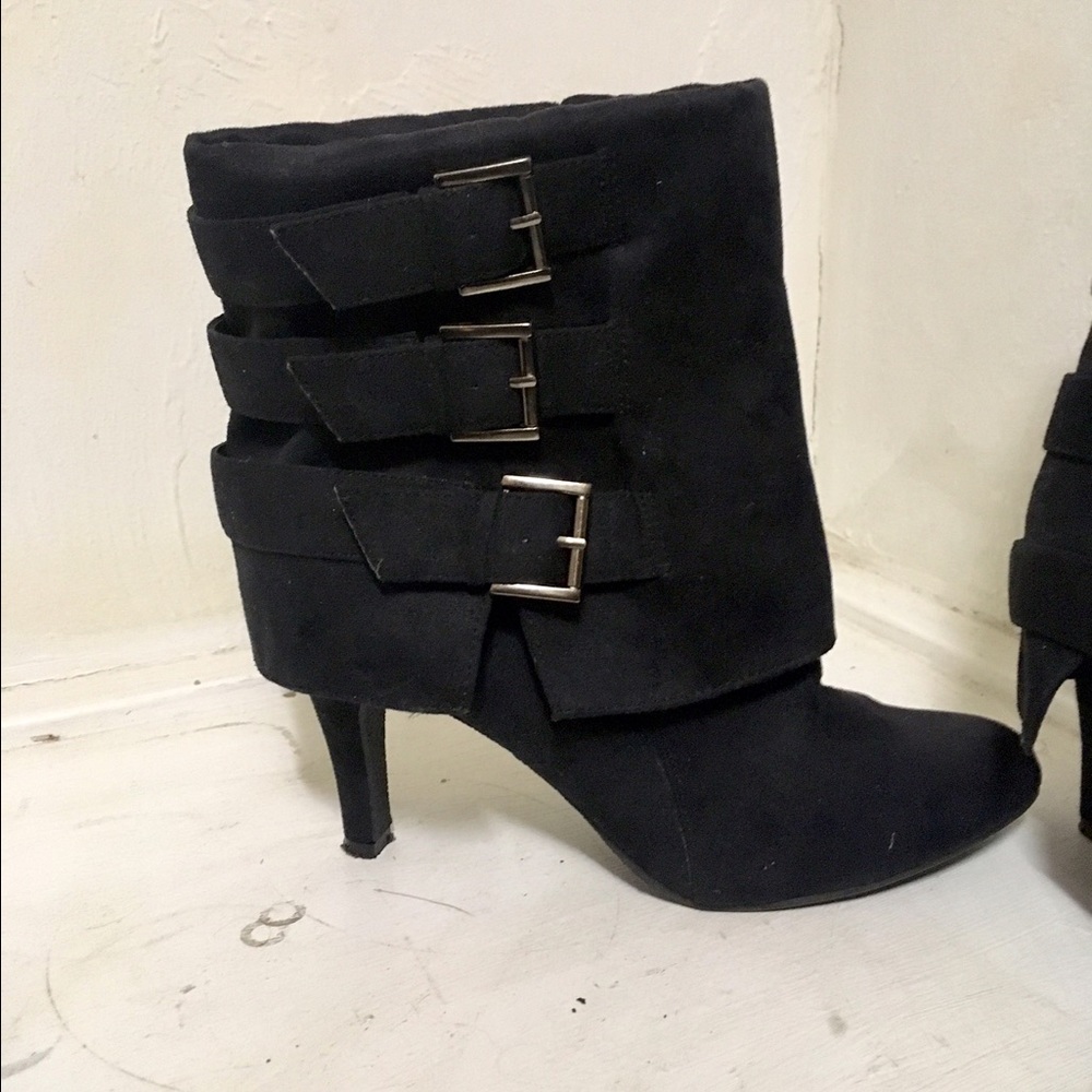 Black heeled booties