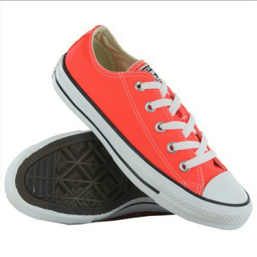 💲50% off💲Coral Converses
