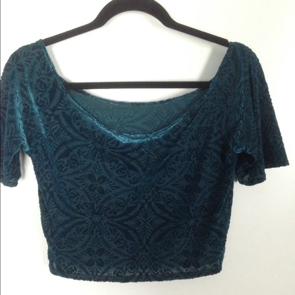 BlackMilk Burned Velvet Elm Off the Shoulder Crop - Picture 2 of 5