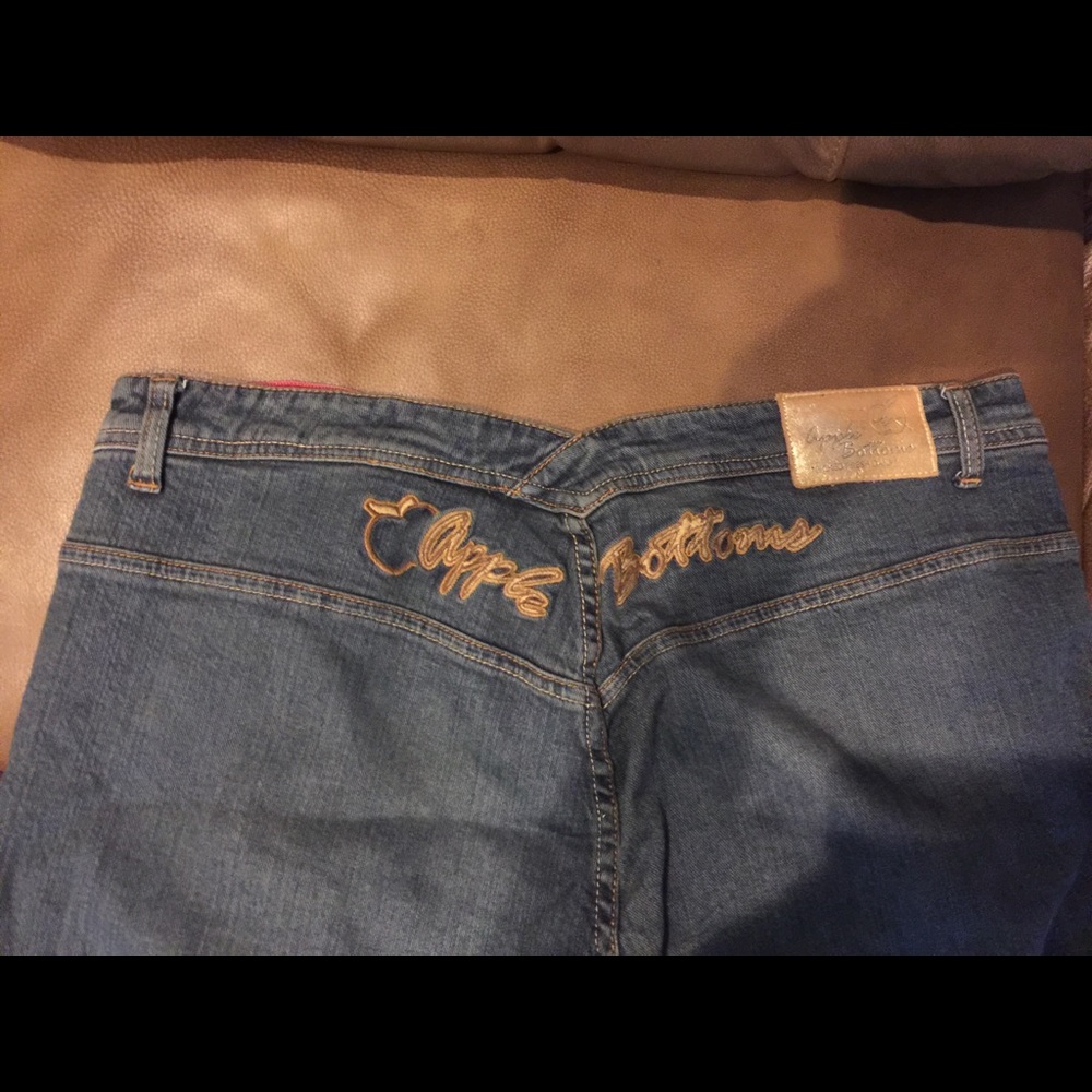 Authentic Apple Bottom Jeans - Picture 3 of 5