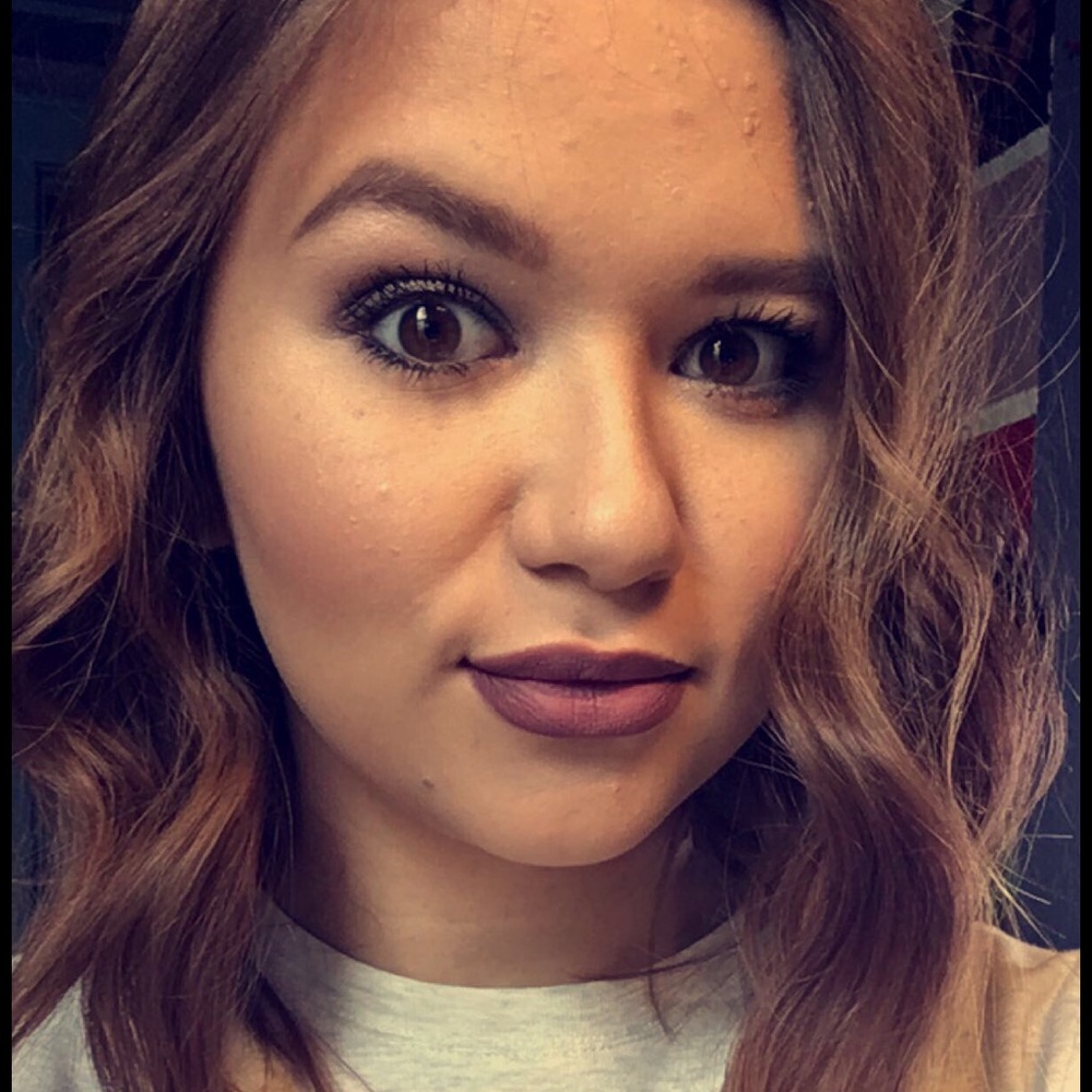 Meet your Posher, Averie