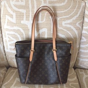 Louis Vuitton Totally MM