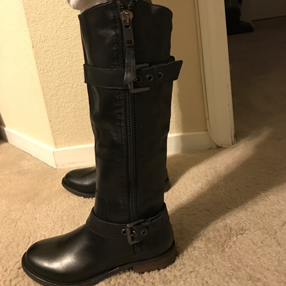 Boots - Picture 2 of 4