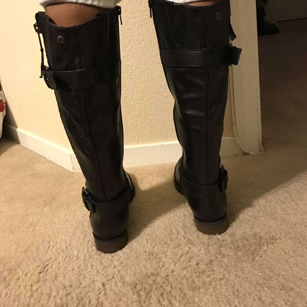 Boots - Picture 3 of 4