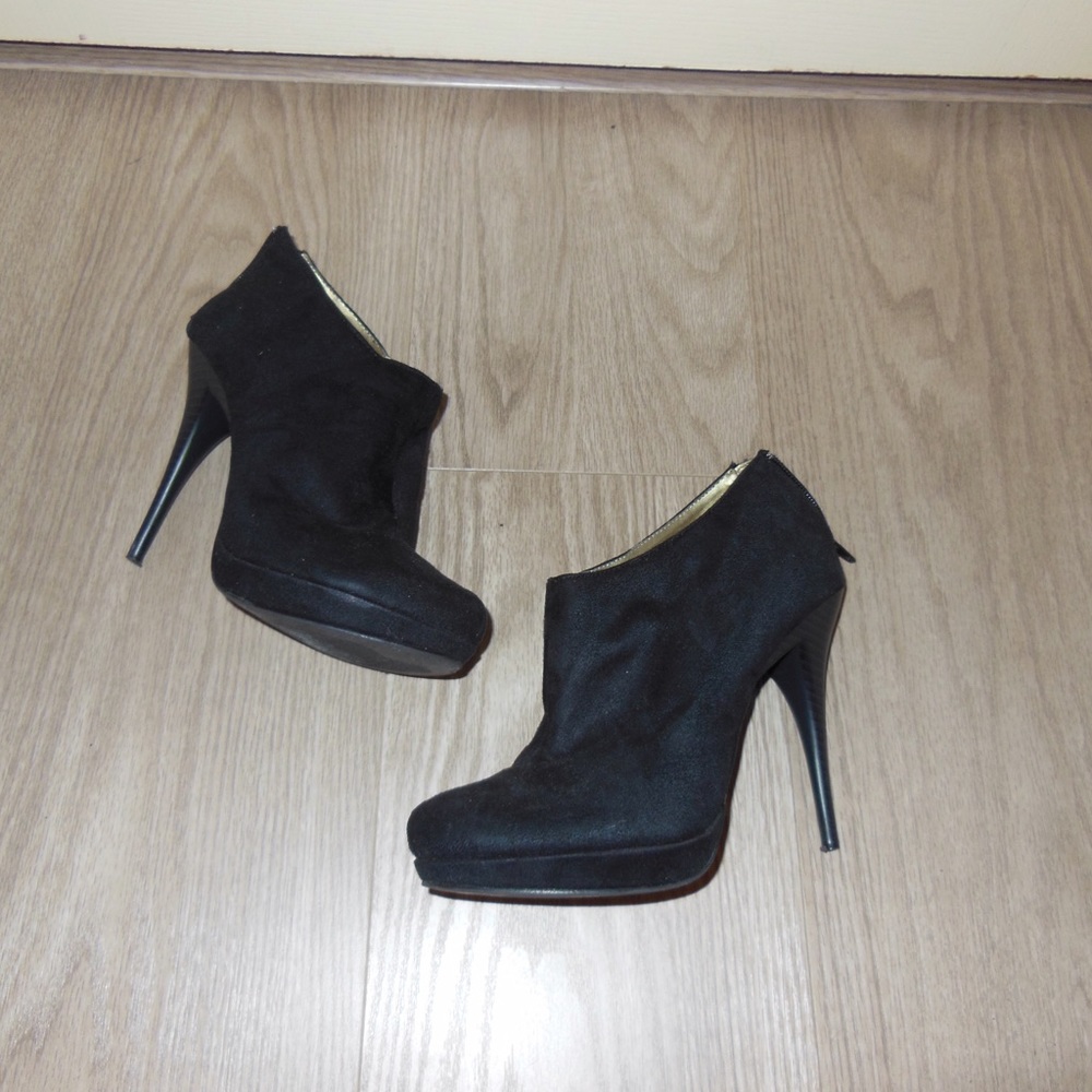 Stiletto heel booties