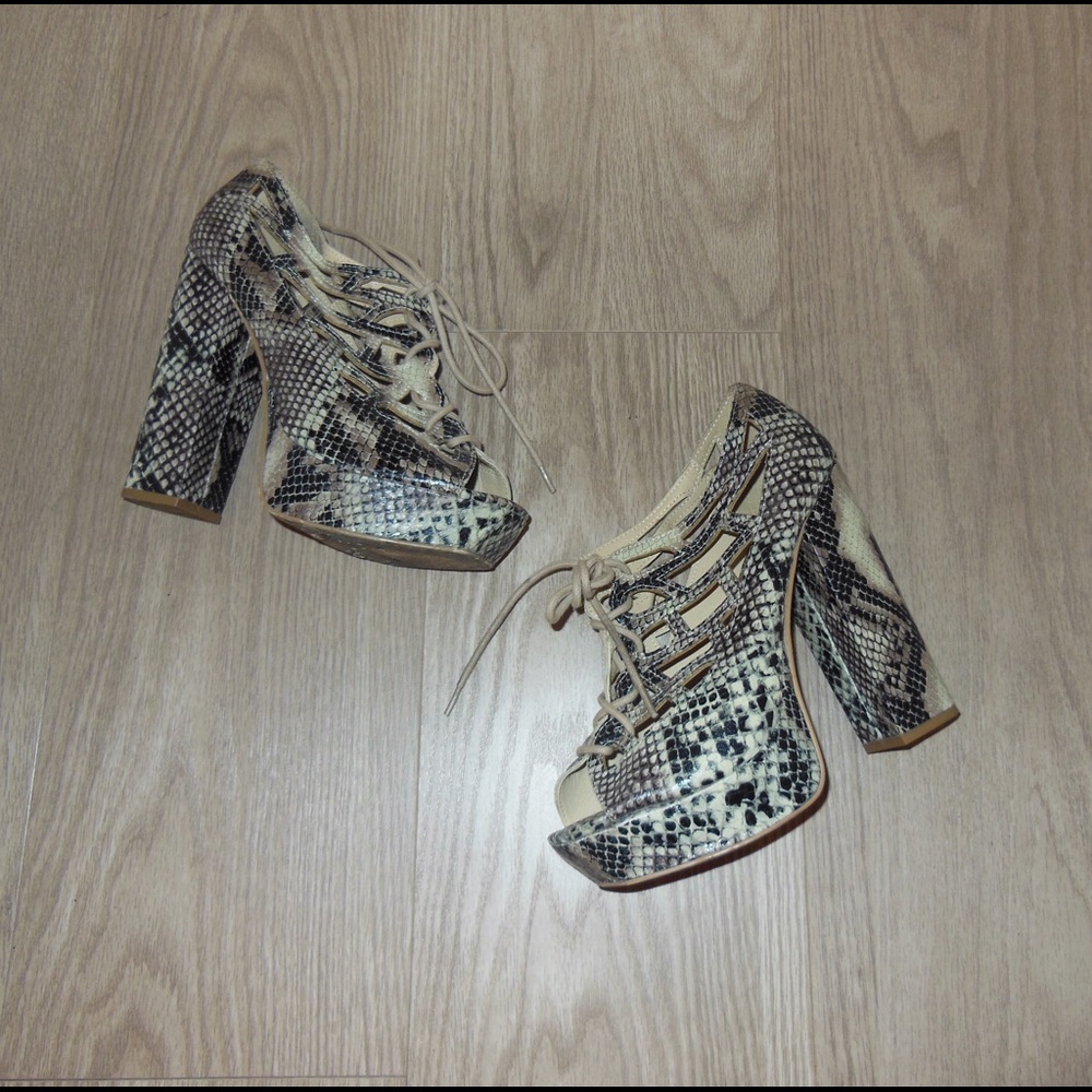 Faux snakeskin tie up chunky heel