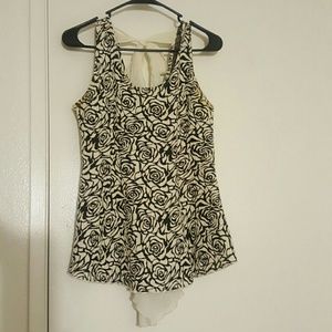 Black and white floral printed top