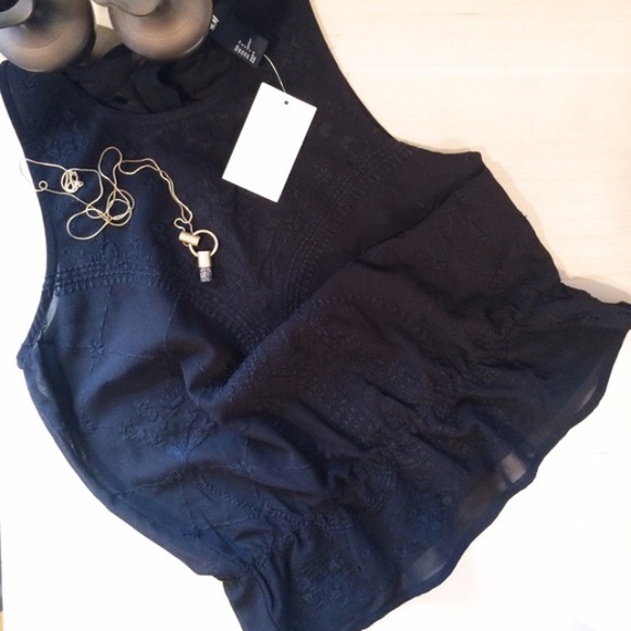SOLD H&M shear peplum embroidered tank - Picture 4 of 4