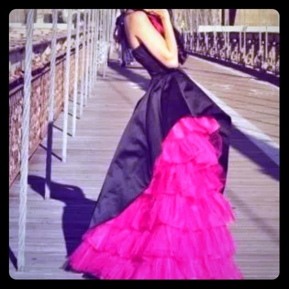 🎈SOLD🎈Betsey Johnson Black & Fushia Gown sz 6 - Picture 2 of 2