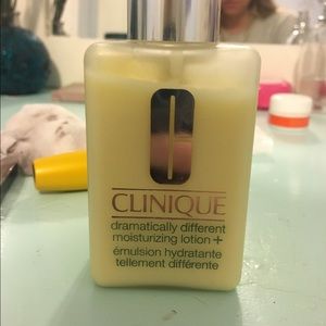 Clinique Dramatically Different Lotion