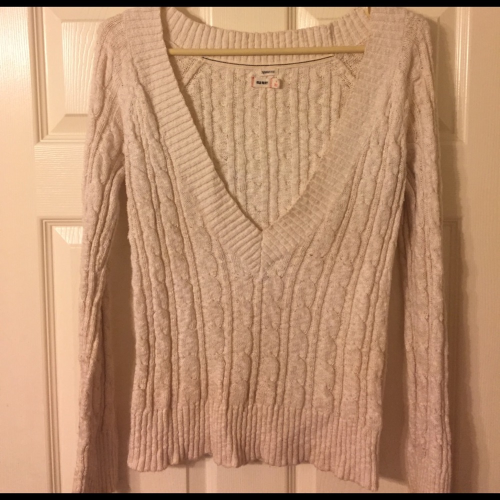 V neck cable knit shirt