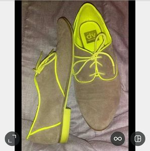 Size 8.5/9.0 Taupe/Neon Yellow Dolce Vita Oxfords
