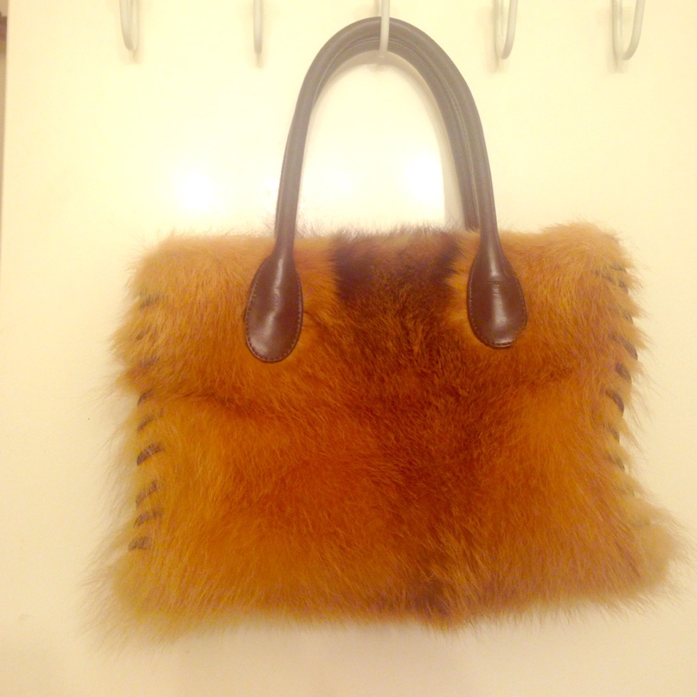 Alberto Makali fur purse ❣