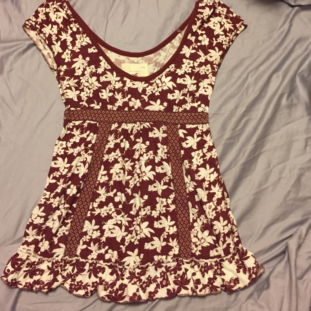 Cute Hollister top