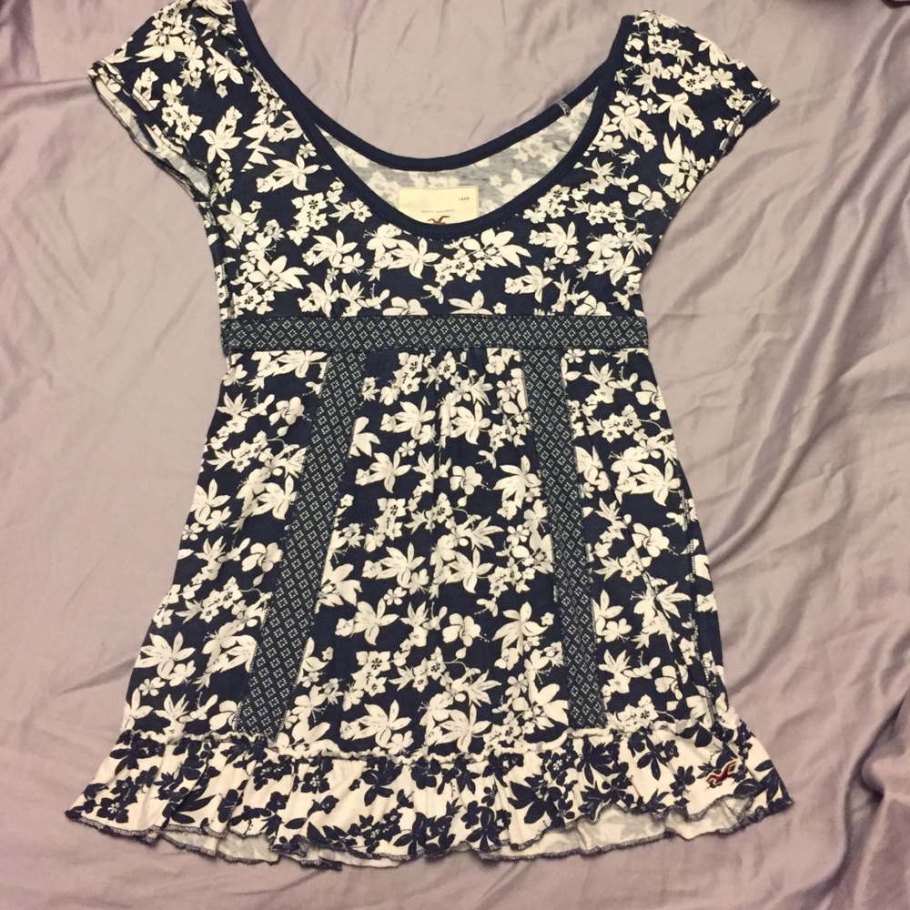 Cute Hollister top