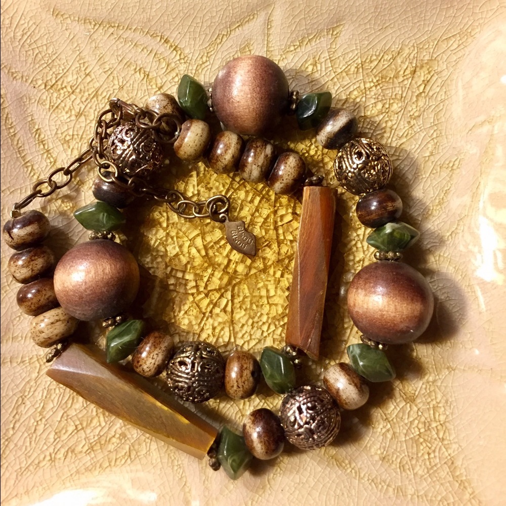 EUC Vintage Bisou Bisou Necklace