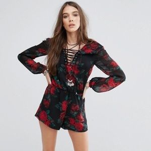 Black rose long sleeve romper 🌹