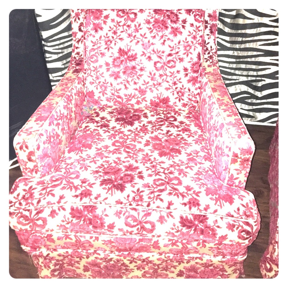 💎Vintage Chic Floral Chairs 💎 ADD SOME POP