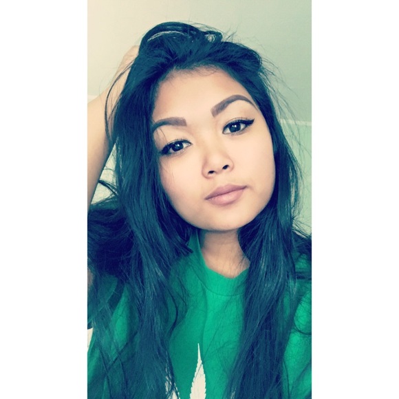 Meet your Posher, Monica - Picture 1 of 1