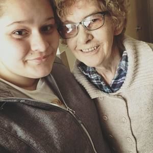 Meet your Posher, Kayla