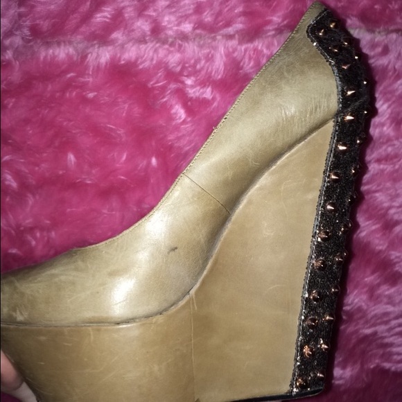 Betsey Johnson studded heels  👠 - Picture 1 of 3