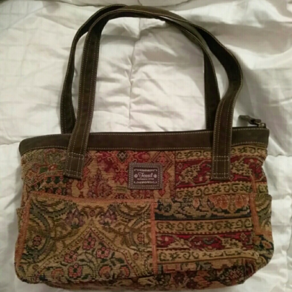Gently Used Fossil Medium Size Cloth Purse