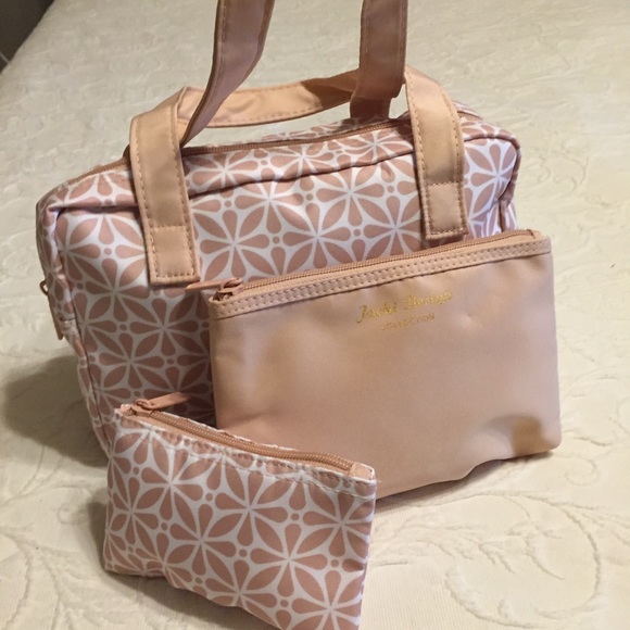 Jacki Designs Handbags - Nude Daisy Make-Bag Set ✂️20/10