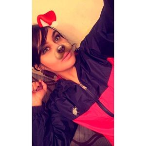 Meet your Posher, Thalia