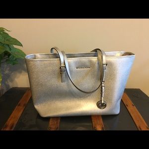 Michael Kors jet set travel multifunction Tote