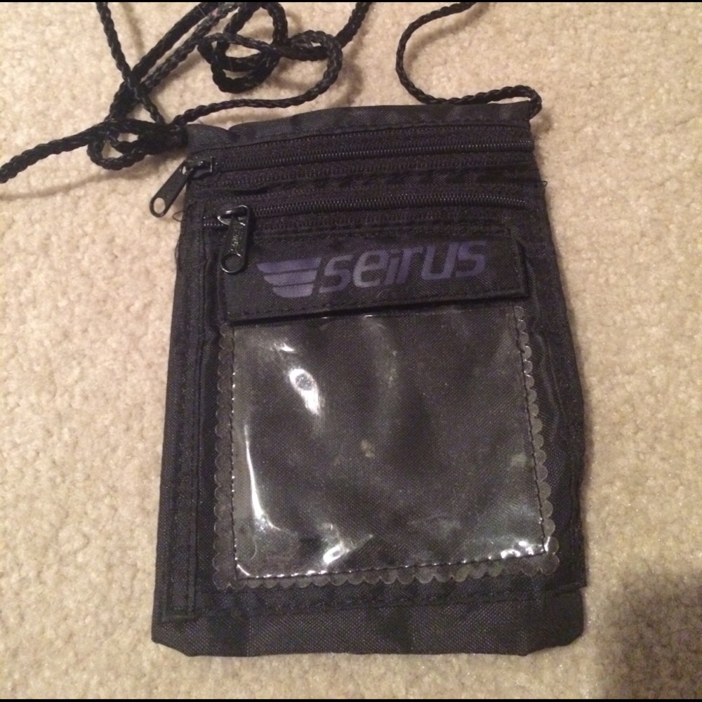 SKI POUCH