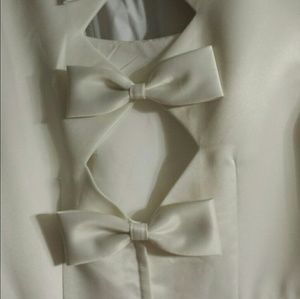 New Mever Worn Beautiful Ivory Wedding Gown