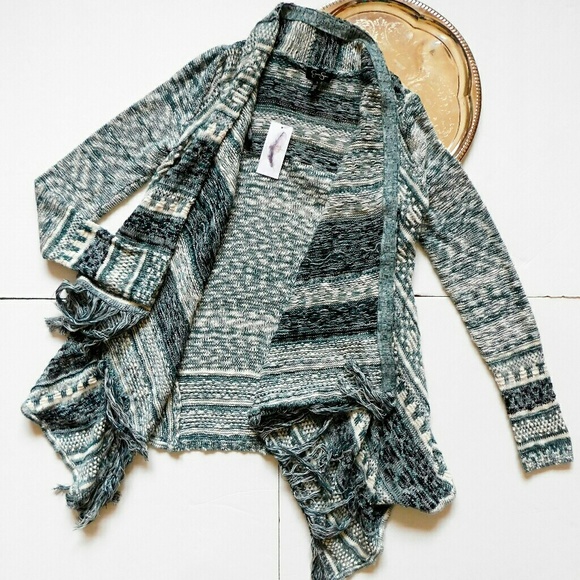 Jessica Simpson Sweaters - Jessica Simpson Lexy Fringe Hem Cardigan size S