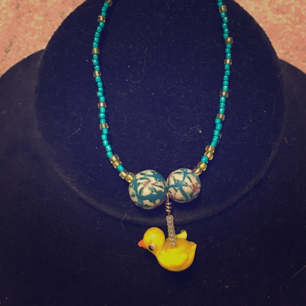 Pet necklace/bracelet with magnetic clasp