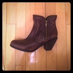 Sam Edelman Zip Ankle Bootie