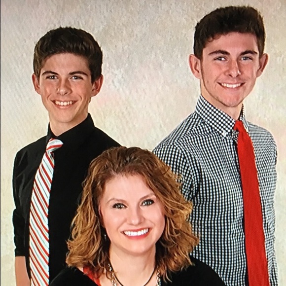 Meet your Posher, Carin - Picture 2 of 2